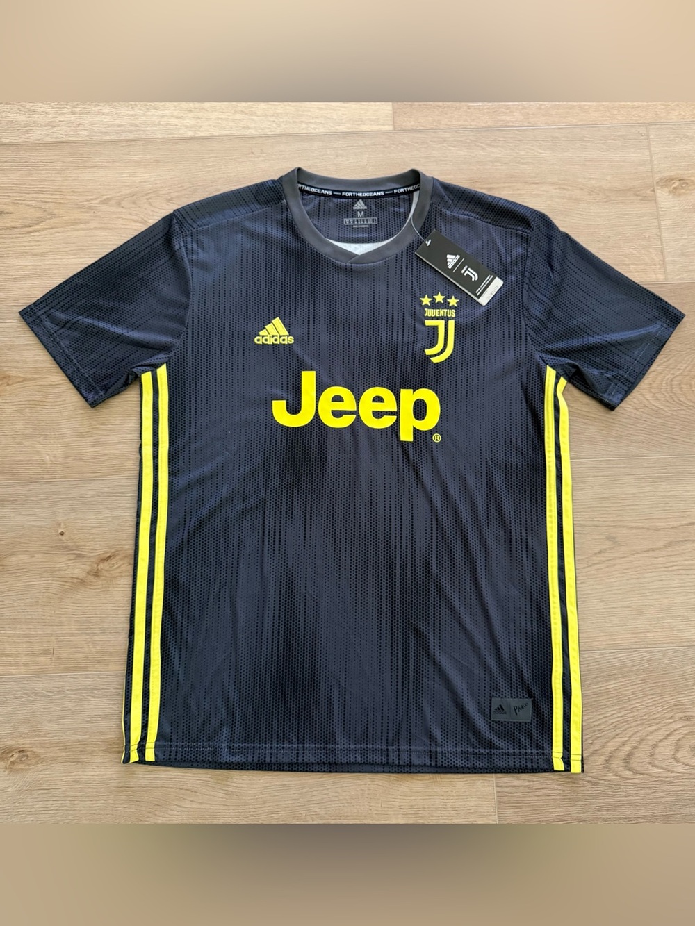 Adidas Juventus Ronaldo #7 2018-19 Parley Third Jersey NWT M